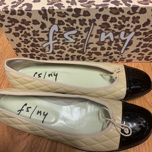 French Sole Size 8 Beige and Black Ballet Flats